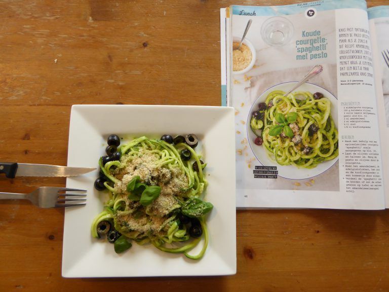 Lunchrecept: Paleo Courgette-‘Spaghetti’ met eigengemaakte pesto